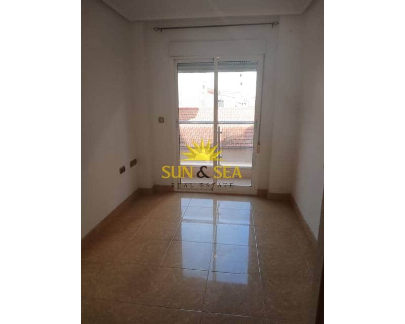 3 sovrum Lägenhet att hyra i Torrevieja - 800 € (Ref: 9541885)
