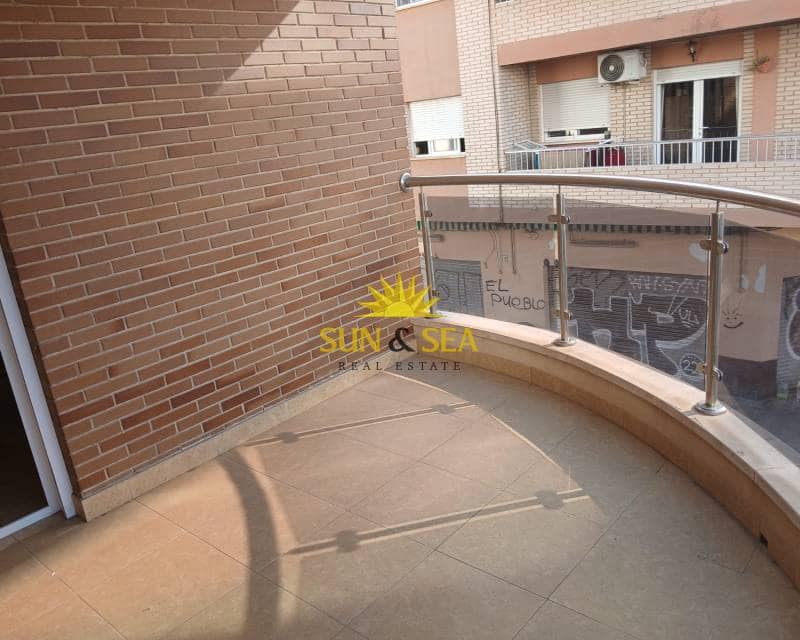 3 sovrum Lägenhet att hyra i Torrevieja - 800 € (Ref: 9541885)