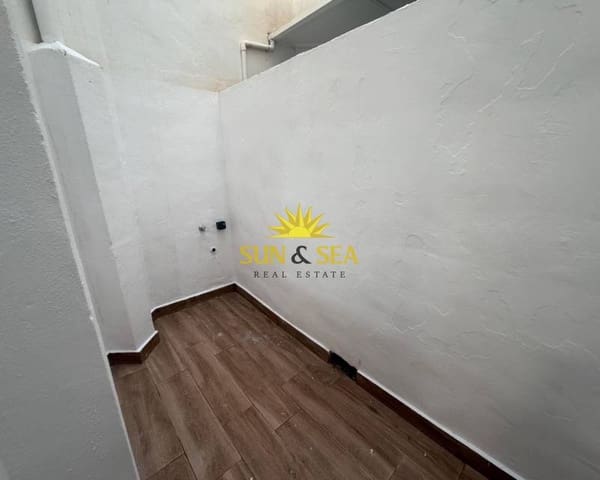 1 slaapkamer Appartement te huur in Centro, Torrevieja - € 700 (Ref: 9547250)
