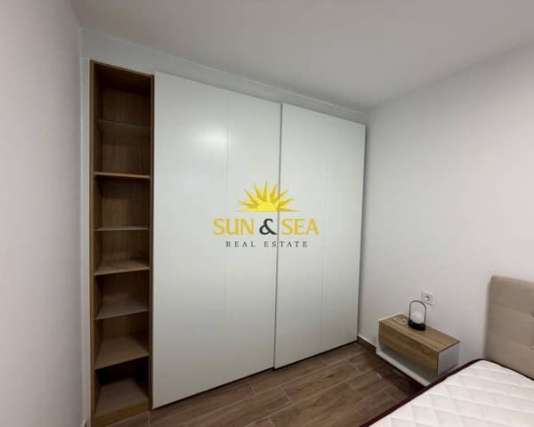 1 slaapkamer Appartement te huur in Centro, Torrevieja - € 700 (Ref: 9547250)
