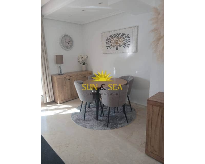 2 camera da letto Villa da affittare in El Raso con piscina - 1.400 € (Rif: 9550276)