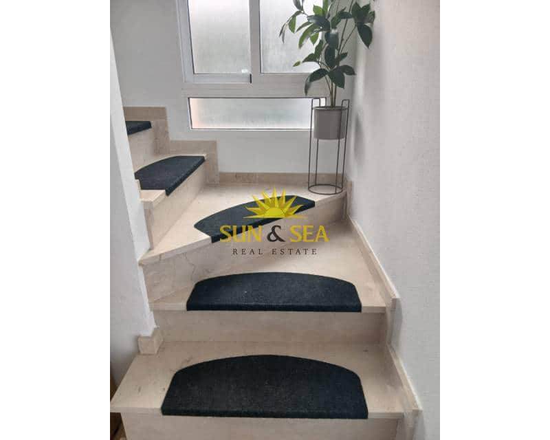 2 camera da letto Villa da affittare in El Raso con piscina - 1.400 € (Rif: 9550276)