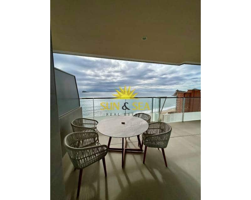 2 sypialnia Apartament do wynajęcia w Benidorm z basenem garażem - 2 300 € (Ref: 9550277)