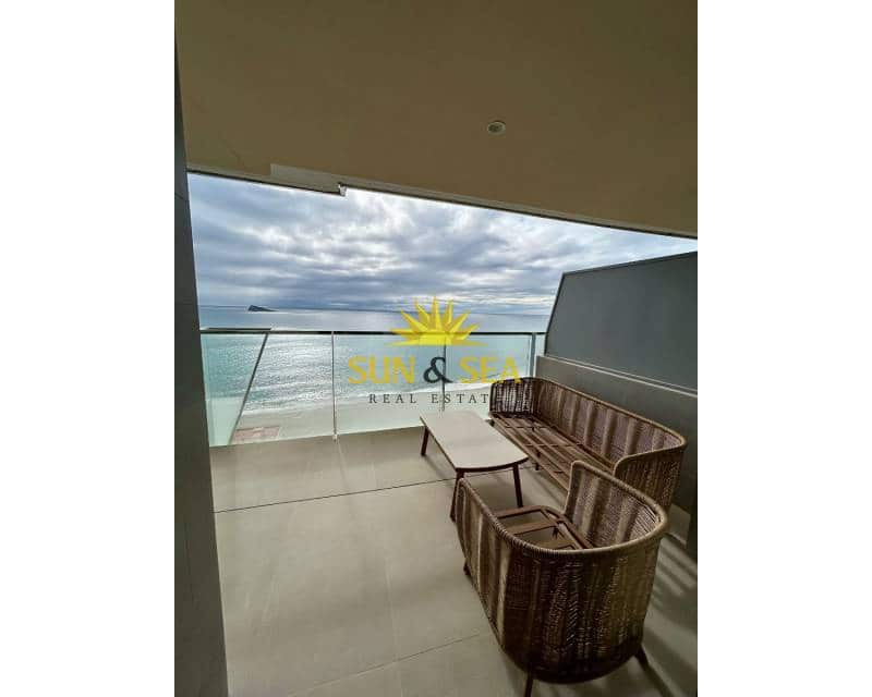 2 sypialnia Apartament do wynajęcia w Benidorm z basenem garażem - 2 300 € (Ref: 9550277)