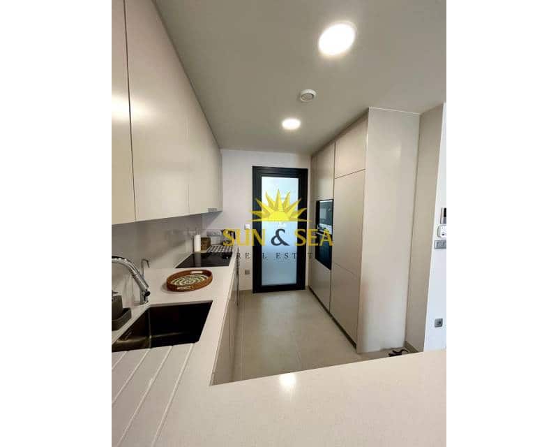 2 sypialnia Apartament do wynajęcia w Benidorm z basenem garażem - 2 300 € (Ref: 9550277)