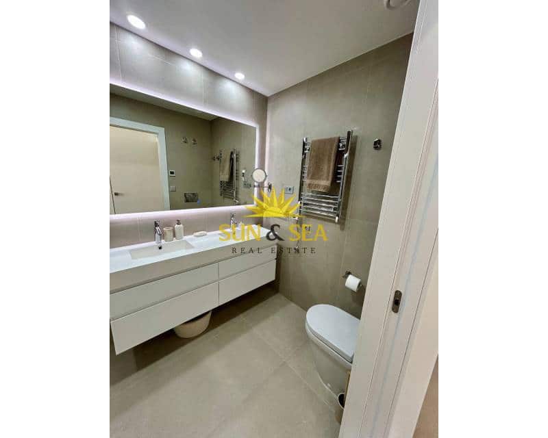 2 sypialnia Apartament do wynajęcia w Benidorm z basenem garażem - 2 300 € (Ref: 9550277)