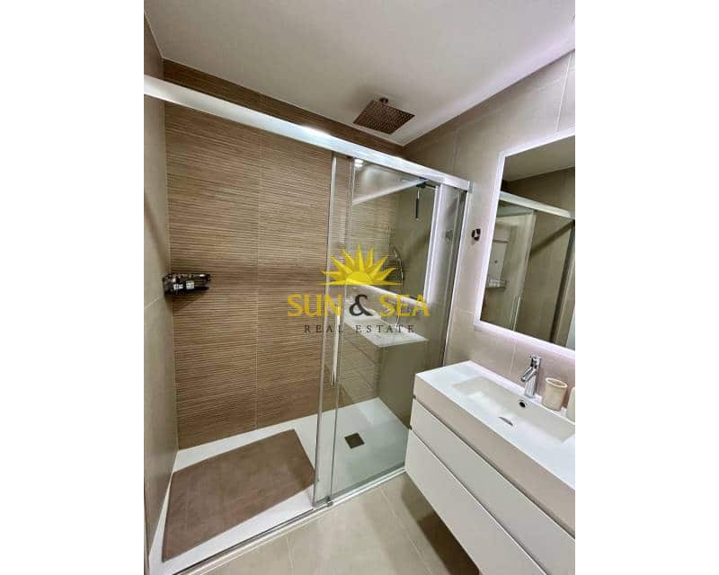 2 sypialnia Apartament do wynajęcia w Benidorm z basenem garażem - 2 300 € (Ref: 9550277)