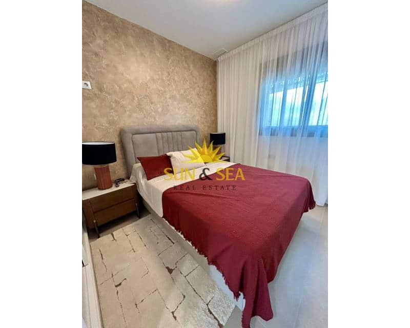 2 sypialnia Apartament do wynajęcia w Benidorm z basenem garażem - 2 300 € (Ref: 9550277)