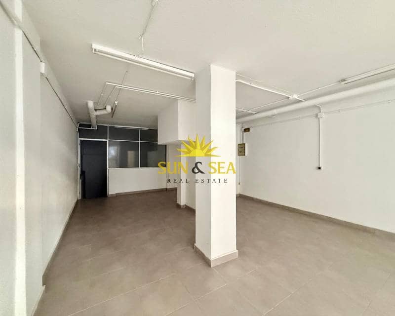 1 soveværelse Erhverv til leje i Torrevieja - € 1.300 (Ref: 9553161)