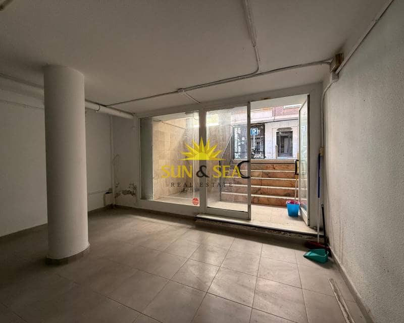 1 soveværelse Erhverv til leje i Torrevieja - € 1.300 (Ref: 9553161)