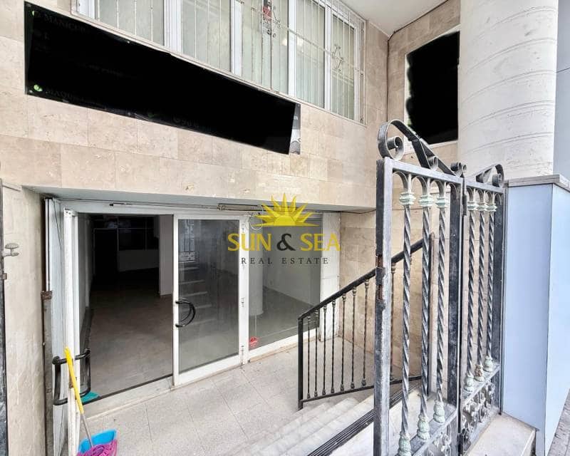 1 soveværelse Erhverv til leje i Torrevieja - € 1.300 (Ref: 9553161)