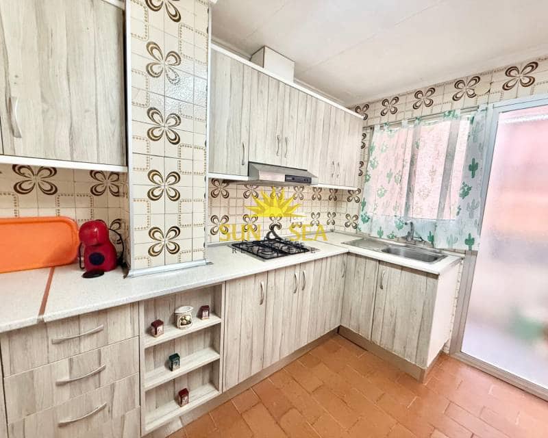 3 slaapkamer Appartement te huur in Torrevieja - € 800 (Ref: 9570090)