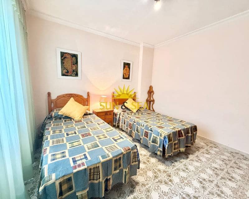 3 slaapkamer Appartement te huur in Torrevieja - € 800 (Ref: 9570090)