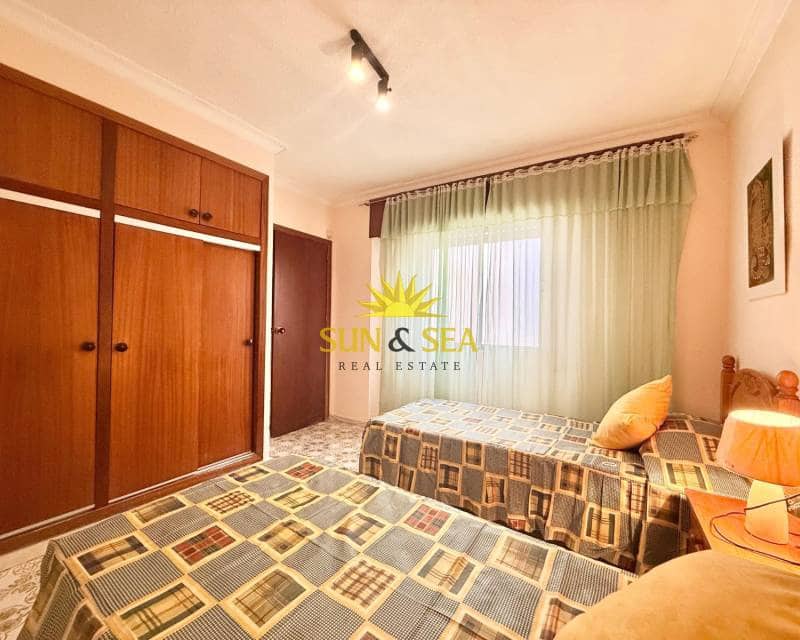 3 slaapkamer Appartement te huur in Torrevieja - € 800 (Ref: 9570090)