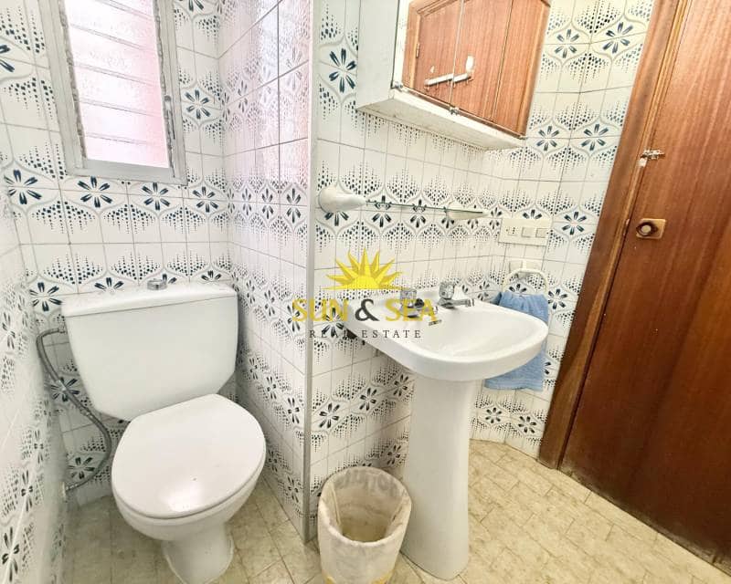 3 slaapkamer Appartement te huur in Torrevieja - € 800 (Ref: 9570090)