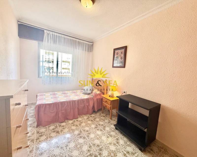 3 slaapkamer Appartement te huur in Torrevieja - € 800 (Ref: 9570090)