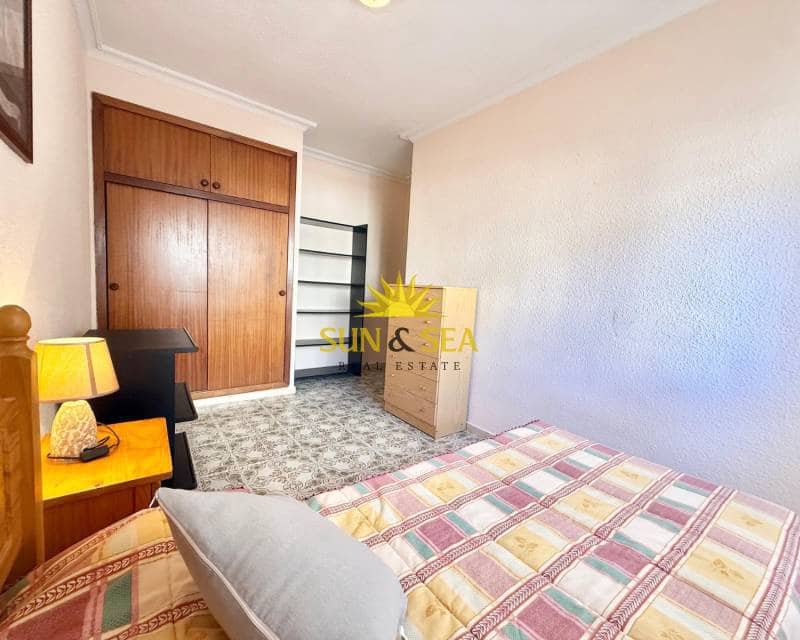 3 slaapkamer Appartement te huur in Torrevieja - € 800 (Ref: 9570090)