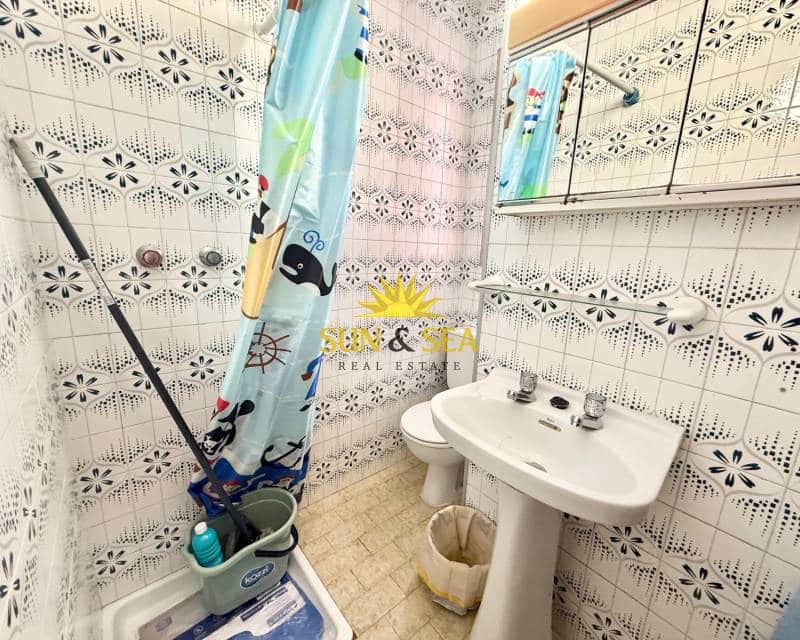 3 slaapkamer Appartement te huur in Torrevieja - € 800 (Ref: 9570090)