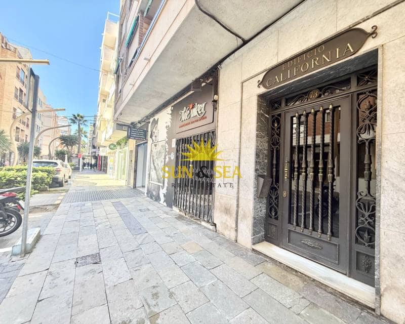 3 slaapkamer Appartement te huur in Torrevieja - € 800 (Ref: 9570090)