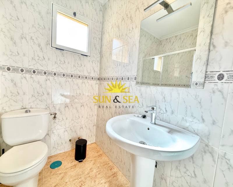 2 soveværelse Byhus til leje i Orihuela Costa med swimmingpool - € 800 (Ref: 9570198)