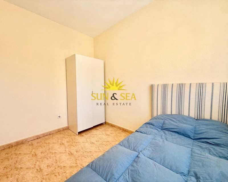 2 soveværelse Byhus til leje i Orihuela Costa med swimmingpool - € 800 (Ref: 9570198)