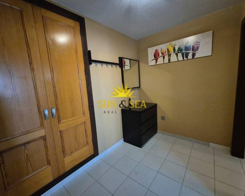 Apartamento de 3 habitaciones en Torrevieja en venta con piscina - 165.000 € (Ref: 9579183)