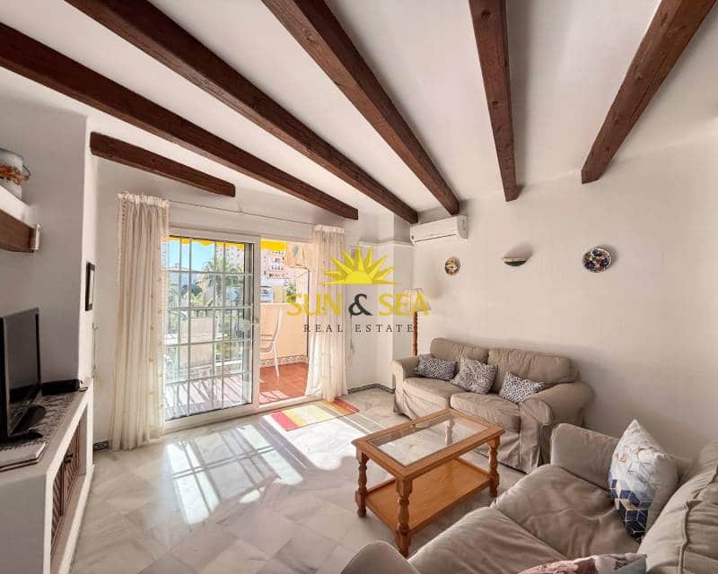 3 Zimmer Apartment zu vermieten in Torrevieja mit Pool Garage - 1.500 € (Ref: 9581259)