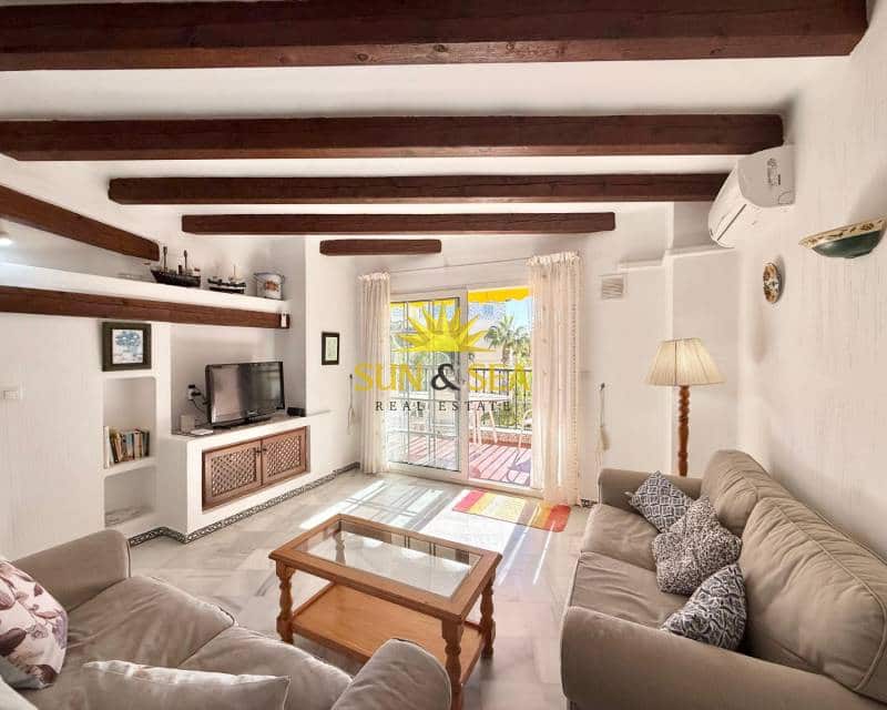 3 Zimmer Apartment zu vermieten in Torrevieja mit Pool Garage - 1.500 € (Ref: 9581259)