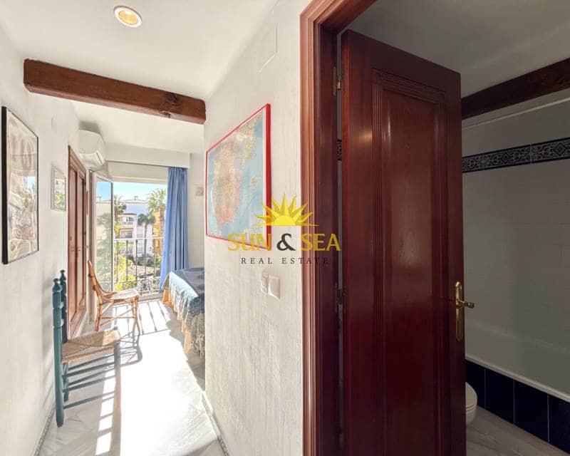 3 Zimmer Apartment zu vermieten in Torrevieja mit Pool Garage - 1.500 € (Ref: 9581259)