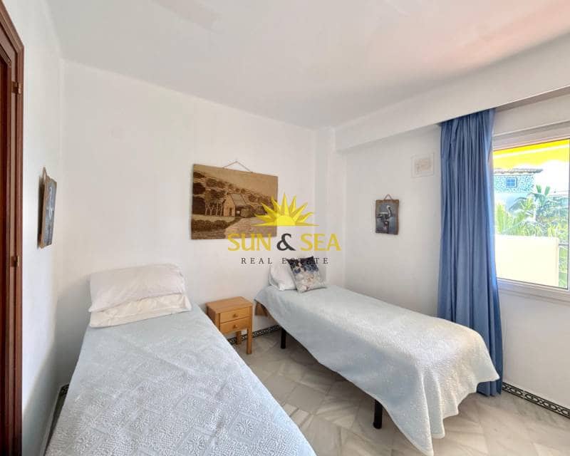 3 Zimmer Apartment zu vermieten in Torrevieja mit Pool Garage - 1.500 € (Ref: 9581259)