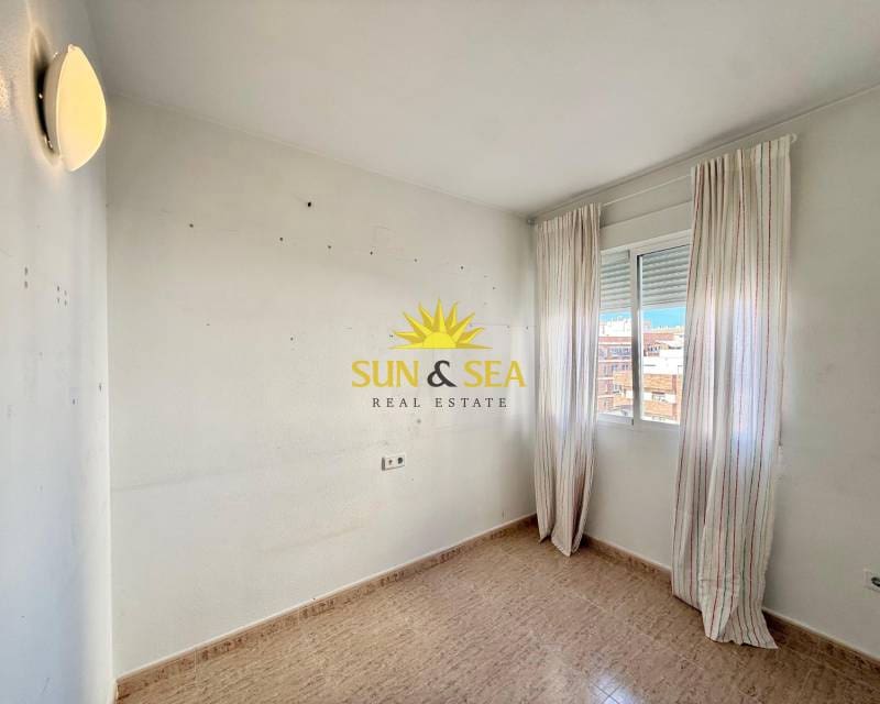 2 sypialnia Apartament na sprzedaż w Torrevieja - 135 000 € (Ref: 9581260)
