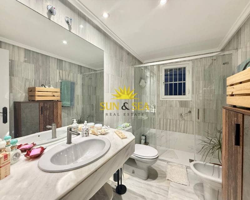 1 soverom Leilighet til leie i Benidorm - € 1 200 (Ref: 9583539)