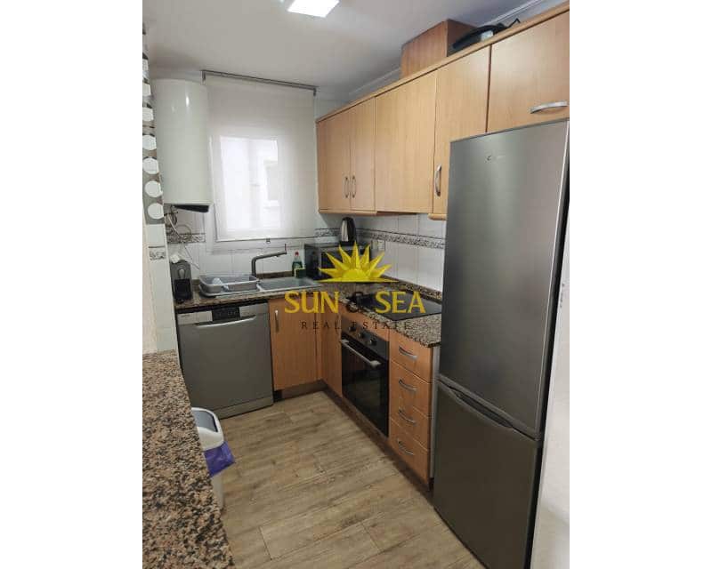 2 soverom Leilighet til leie i Torrevieja med svømmebasseng garasje - € 800 (Ref: 9588154)