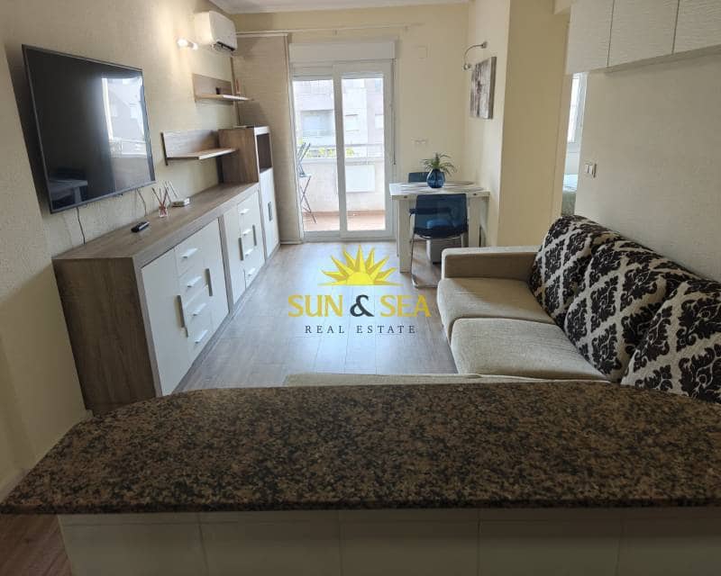 2 soverom Leilighet til leie i Torrevieja med svømmebasseng garasje - € 800 (Ref: 9588154)