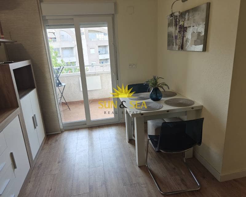 2 soverom Leilighet til leie i Torrevieja med svømmebasseng garasje - € 800 (Ref: 9588154)