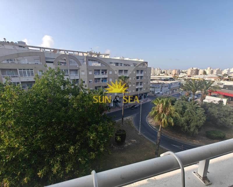 2 soverom Leilighet til leie i Torrevieja med svømmebasseng garasje - € 800 (Ref: 9588154)