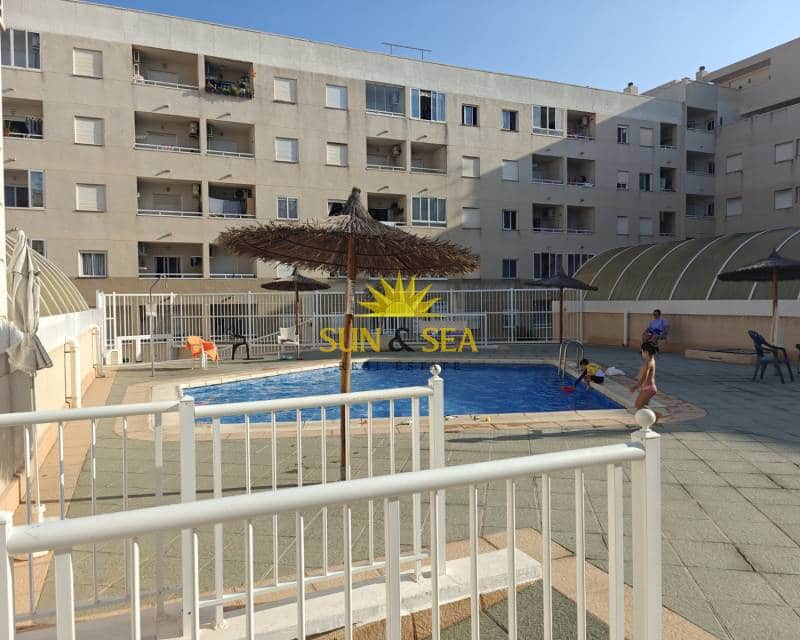 2 soverom Leilighet til leie i Torrevieja med svømmebasseng garasje - € 800 (Ref: 9588154)