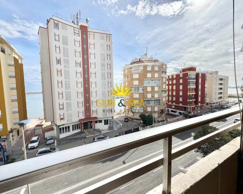 3 soverom Leilighet til leie i Torrevieja med svømmebasseng - € 900 (Ref: 9590357)