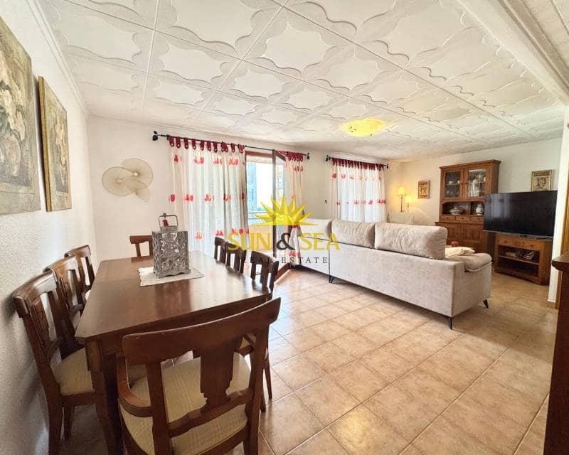 3 soverom Leilighet til leie i Torrevieja med svømmebasseng - € 900 (Ref: 9590357)