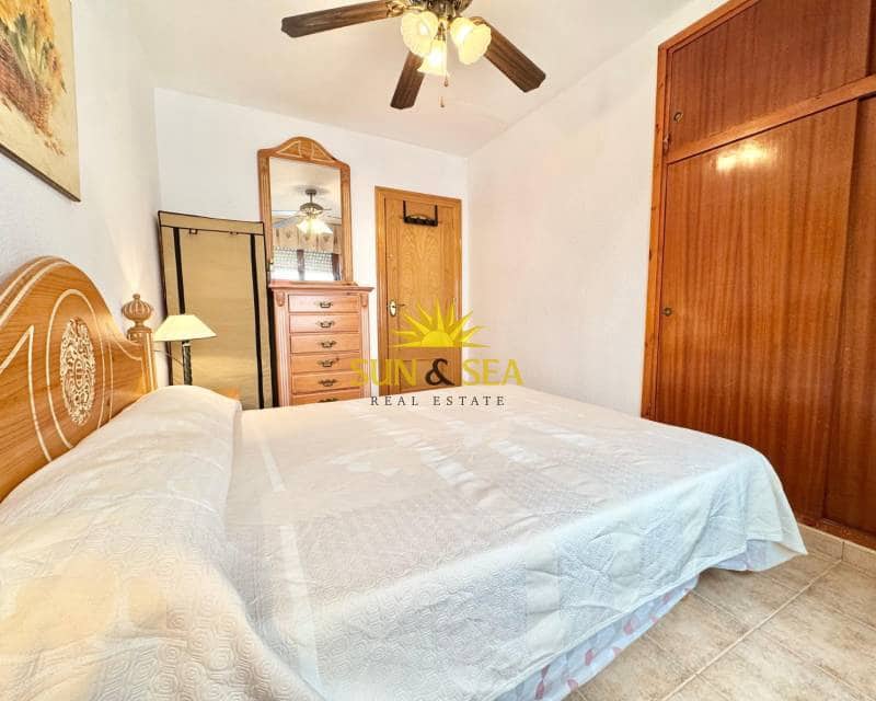 3 soverom Leilighet til leie i Torrevieja med svømmebasseng - € 900 (Ref: 9590357)