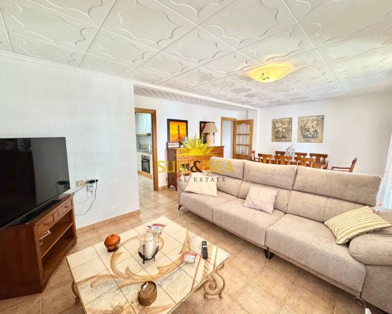 3 soverom Leilighet til leie i Torrevieja med svømmebasseng - € 900 (Ref: 9590357)