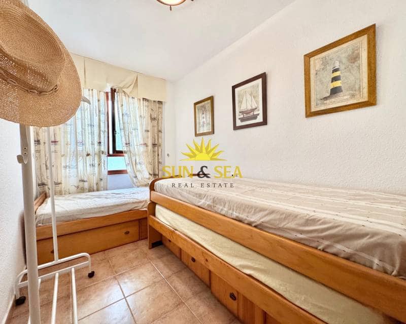 3 soverom Leilighet til leie i Torrevieja med svømmebasseng - € 900 (Ref: 9590357)