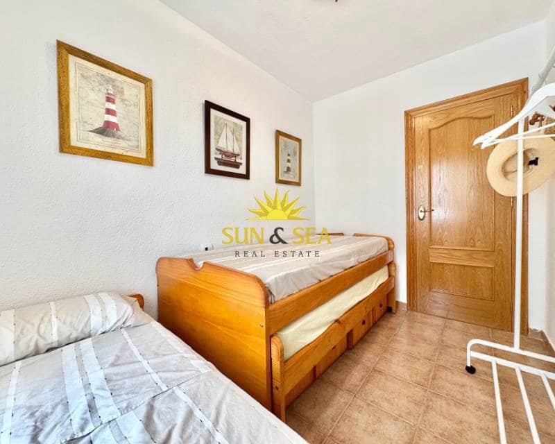 3 soverom Leilighet til leie i Torrevieja med svømmebasseng - € 900 (Ref: 9590357)
