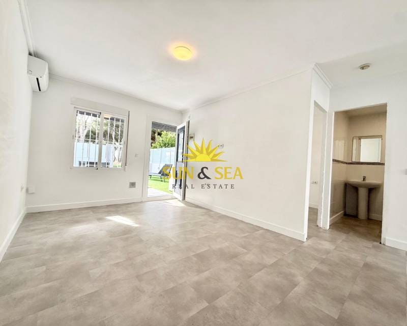 2 sypialnia Bungalow na sprzedaż w Santiago de la Ribera z basenem - 170 000 € (Ref: 9590358)