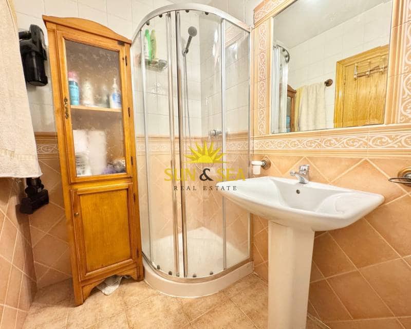 3 sypialnia Apartament na sprzedaż w Torrevieja z basenem - 260 000 € (Ref: 9590484)