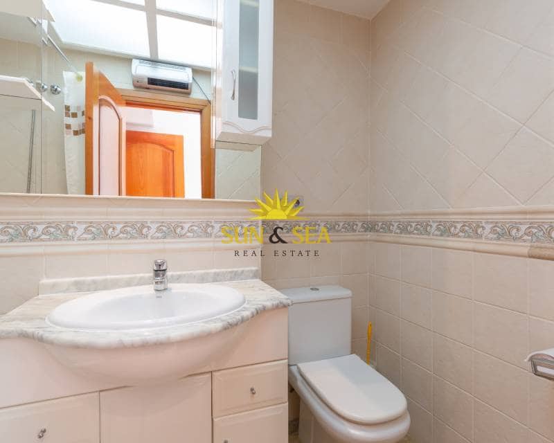 Appartement de 2 chambres à louer à Guardamar del Segura avec piscine garage - 1 100 € (Ref: 9592083)