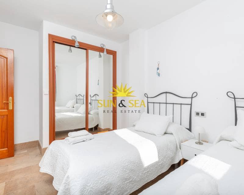 Appartement de 2 chambres à louer à Guardamar del Segura avec piscine garage - 1 100 € (Ref: 9592083)