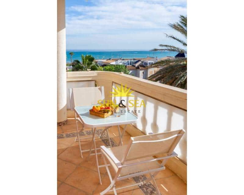 Appartement de 2 chambres à louer à Guardamar del Segura avec piscine garage - 1 100 € (Ref: 9592083)