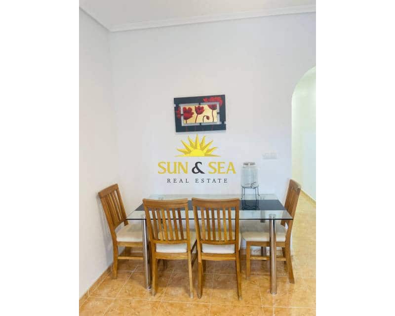 2 bedroom Apartment for rent in Torrevieja - € 800 (Ref: 9593139)