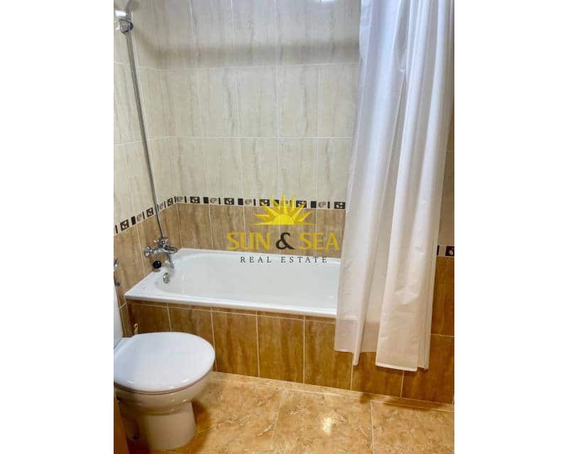 2 bedroom Apartment for rent in Torrevieja - € 800 (Ref: 9593139)
